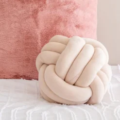 Coussin noeud 40cm creme
