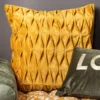 Coussin plis 40x40cm ocre